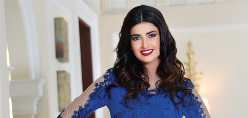 فيديو رائع لعلا فارس من داخل السيارة